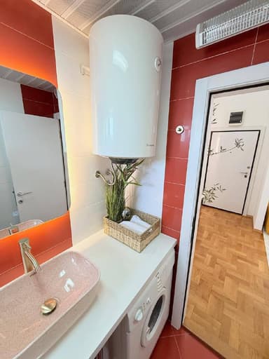 Продается однокомнатная квартира с видом на море в Петровце за 94990 EUR