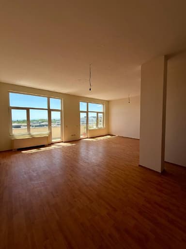 Панорамная квартира в Константине и Елене за 231999 EUR с прекрасным видом на море