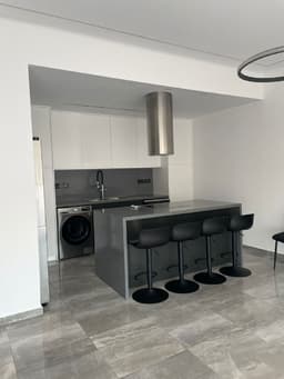 Уютный Пентхаус на Аренду в Пафосе, 2600 EUR, 3 спальни с крытой верандой и садом на крыше