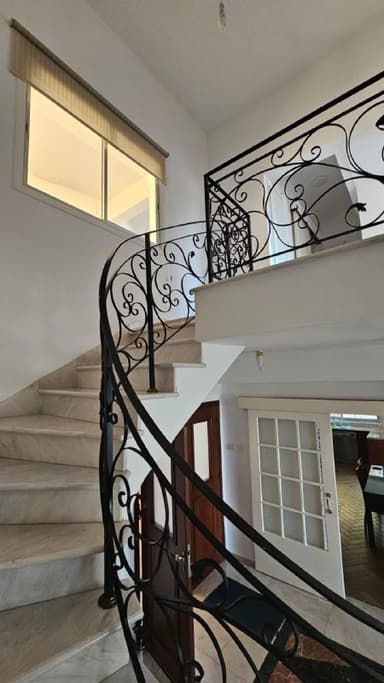 Аренда 3-комнатного дома в Пафосе у моря за 2000 EUR