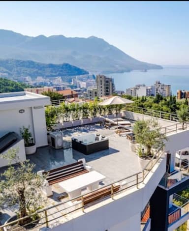 Современная квартира с фантастическим видом на море в Бечичи за 189,000 EUR