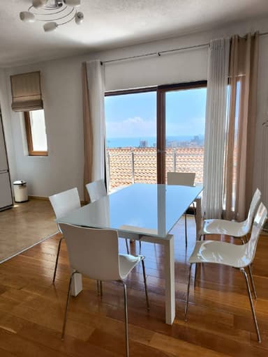 Сдается уютная видовая квартира в Будве за 1200€ в месяц