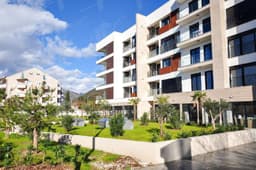 Новая квартира с 1 спальней в Тивате у моря за 240,000 EUR